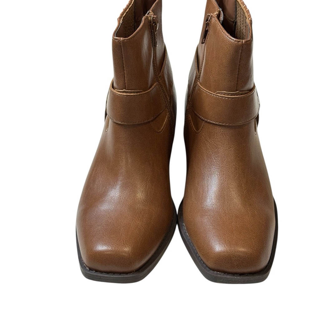 Elegant Tan Ankle Boots